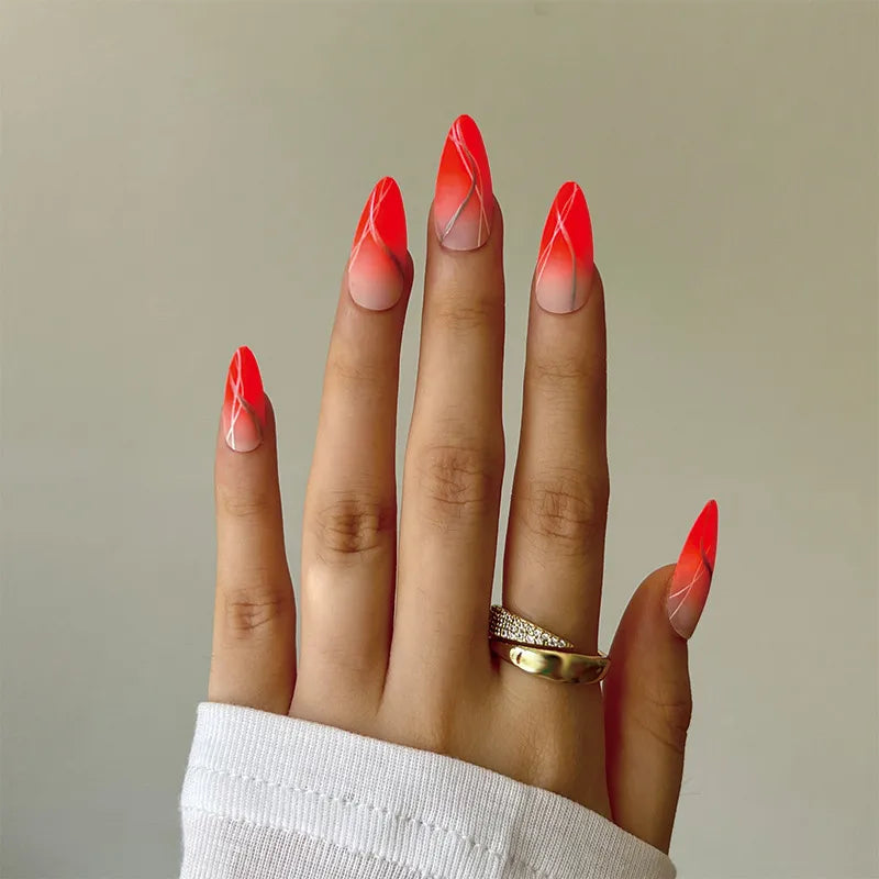 24pcs Faux ongles d'amande avec colle de conception de ligne en or rouge faux ongles longs appuyez sur des ongles en acrylique en acrylique