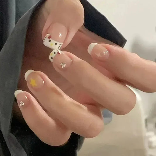 Sanrios Nails Kitty Fresh Cute Korean Fake Nail Tips Girl som bär Kawaii Kort tecknad akrylpress på nagel