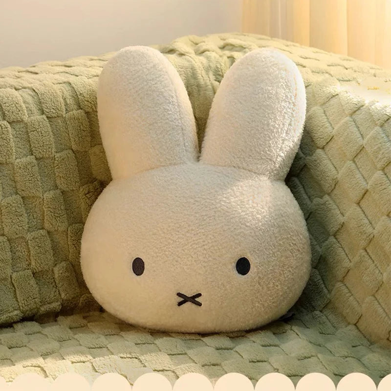 New Kawaii Plush Pillow Söt Miffys Sweet Doll Toy Creative Room Decoration Cartoon Prydnad Födelsedagspresent