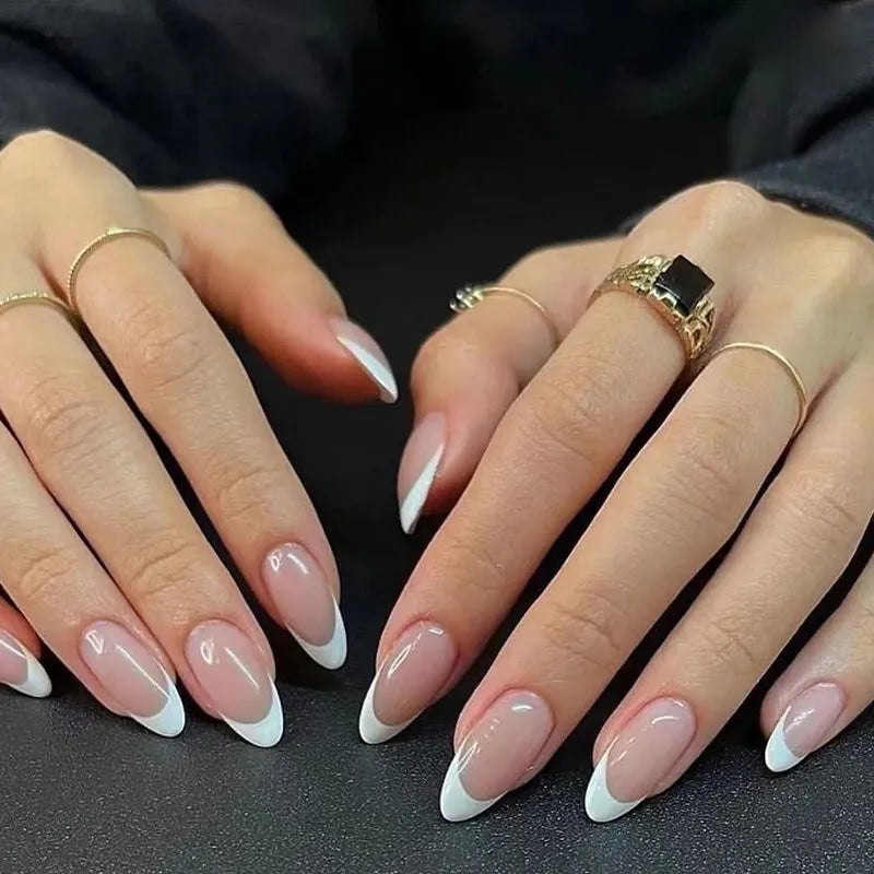 24 -stam amandel valse nagels Franse nepnagels met lijmpers op wit rand ontwerp draagbare eenvoudige ronde kopje nagel nagel tips