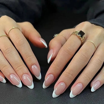 Cañas falsas de almendras de 24 piezas uñas falsas francesas con pulsos de pegamento en diseño de borde blanco. Cabeza redonda simple de aguja de aguja de aguja
