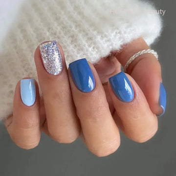 24 piezas azules cortos cortos cortos puntas de uñas plateadas brillantes arte de uñas falso cobertura completa impermeable prensa extraíble en uñas