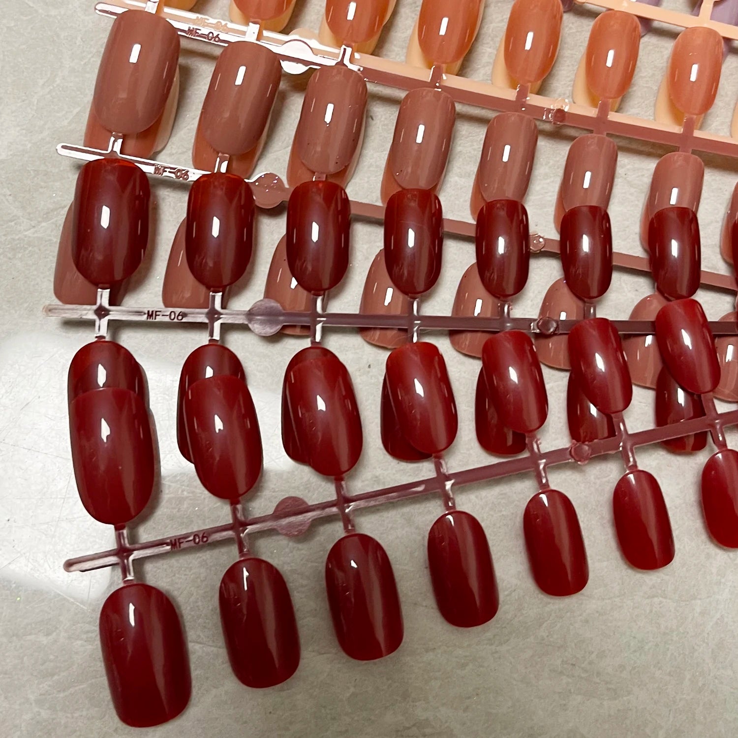 Mirror Candy Color Medium Length False Nails Art Artificial Fingernails Fake Nail Dome Nail Full Cover Nail Art Finger 1/24Tips