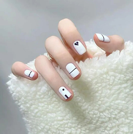 Nieuwe nepnagels zwarte witte lijnen volledige deksel korte valse nagel patch afgewerkt druk op valse nagel tips manicure wraps short nagel