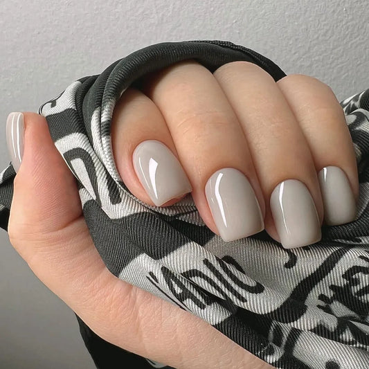 24 -stks schattige korte valse nagels koffiebeer met lijm Frans ontwerp draagbare nep nagels kunstmatige volledige dekking druk op nagelstips