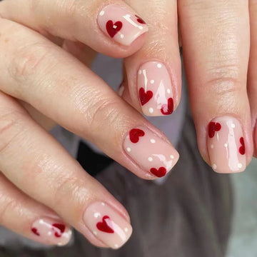24pcs courte française Presse sur ongles Red Heart & White Dot Design Faux Nails Art Couverture complète Amélible Faux artificiels Nails