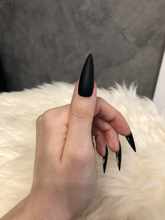 20st långa svarta matt falska naglar återanvändbara fast färg ovala skarpa slut stilettos falsk nagelpress på naglarnas förlängningsverktyg