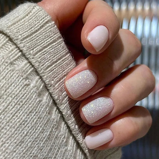 24st Glänsande pärla bärbara falska naglar Kort fyrkantig Fake Nail Simple Summer Press på naglar avtagbara fulla omslagsspik tips