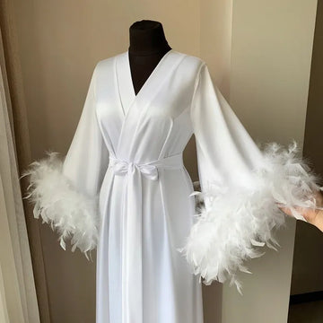Vit boudoir bröllopsgolvlängd maxi kläder klänningrockar fjäder lång mantel fläck silkes underkläder brud för att vara hönsfestklänning