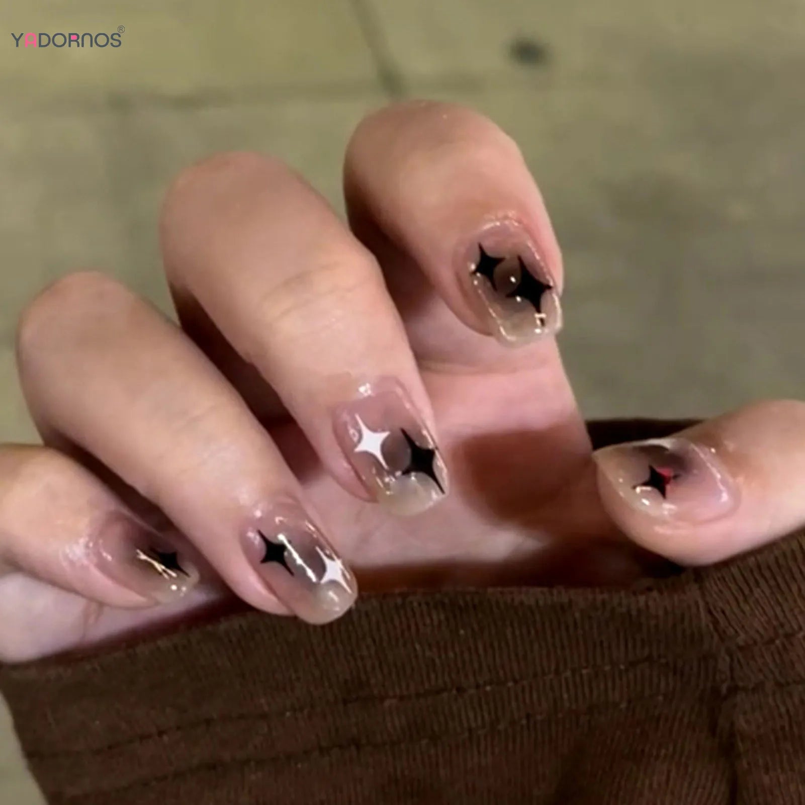 Y2k schwarzer weißer Star künstliche falsche Nägel Voller Cover kurzer falscher Nagel abnehmbare Presse auf Nägeln für Frauen Mädchen DIY Maniküre Kunst