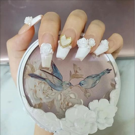 Color blanco Ballerina French Press en las uñas Portada completa hecha a mano con uñas falsas artificiales con profesional de diseño para niñas