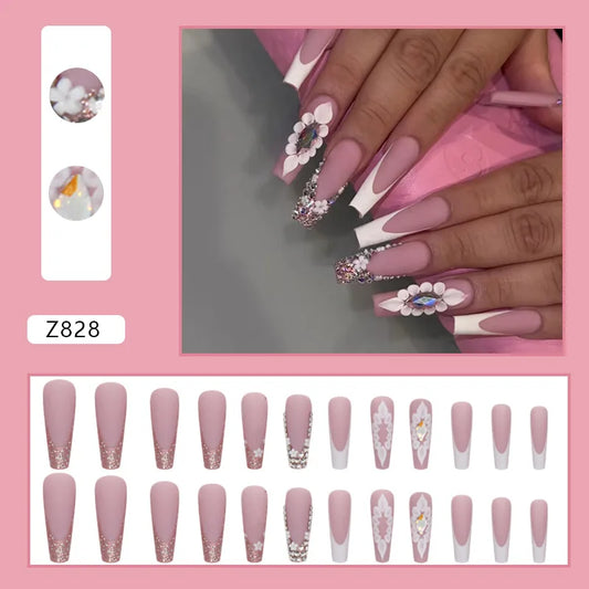 De style français faux ongles douce couleur rose pleine avec une presse à fleurs en diamant sur des ongles doux mignons dames pour les ongles professionnels salon