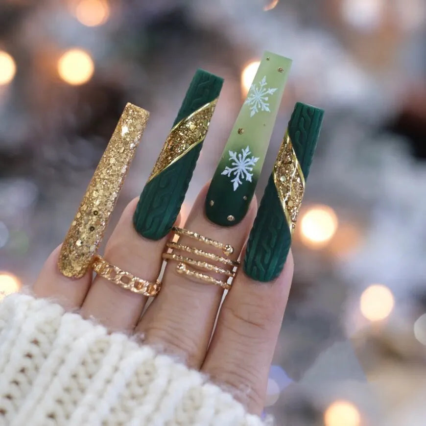 24pcs Noël Faux Nails portables longs ongles faux avec le wapitis de Noël Snowflake Santa Claus Design complet couvercle presse sur les ongles