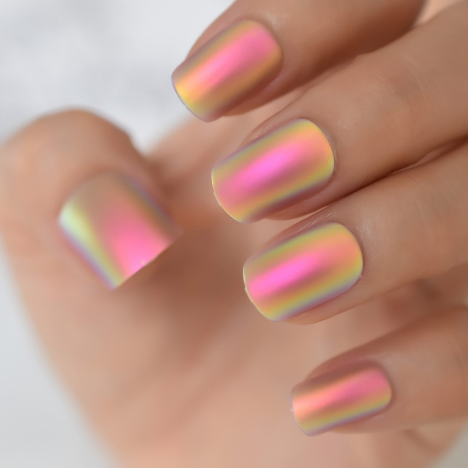 Pressione Metálica Matte curta em Nails Holográfica Multi Color Shiny Squavol Unhas falsas unhas falsas dicas de manicure de artes de arte