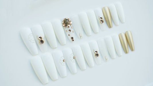 3D Halloween Fake Nails Gold Spider com projetos de diamante glitter longos dicas de caixão francês FAUX ONGLES Pressione em suprimento de unhas falsas